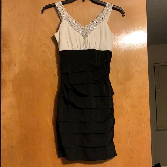 deb Formal Dress - Picture 2 of 4
